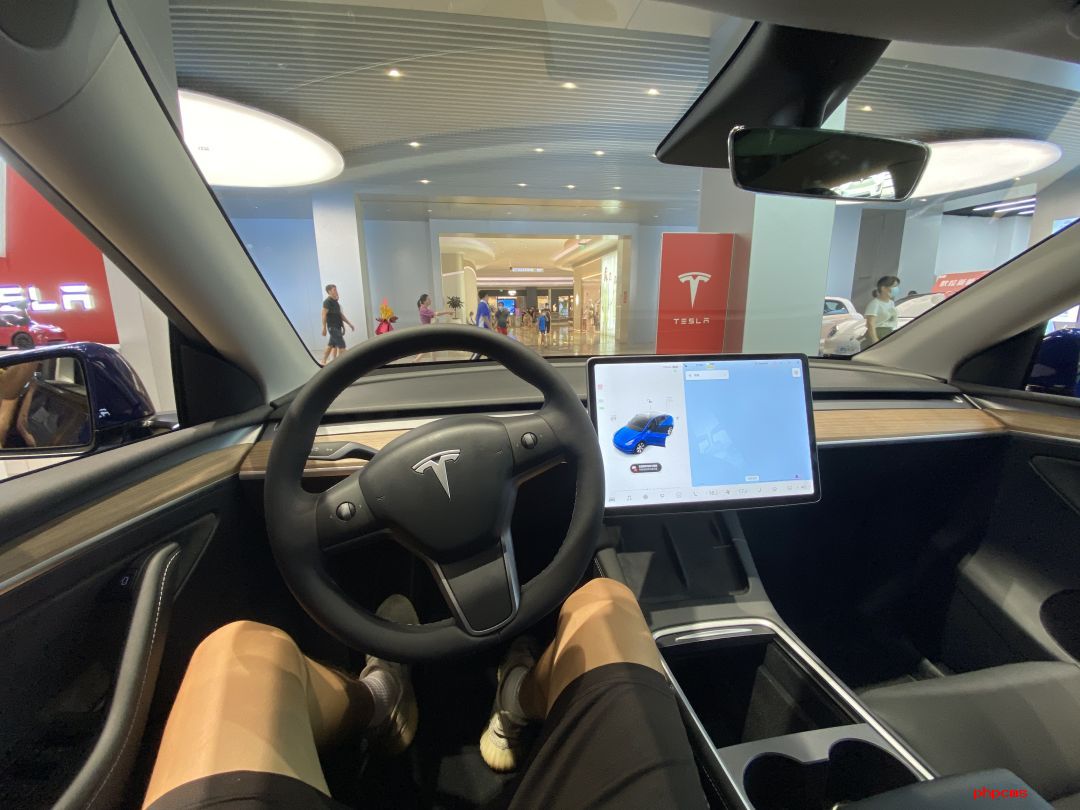 特斯拉CEO馬斯克：向1000名車主推出“全自動駕駛”軟件的最新測試版本