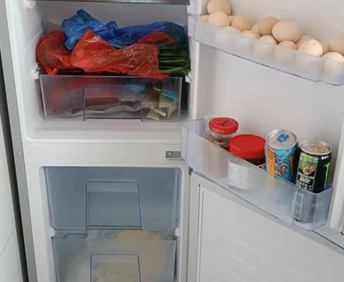 冰箱往外流水怎么处理 冰箱冷凝水太多怎么办