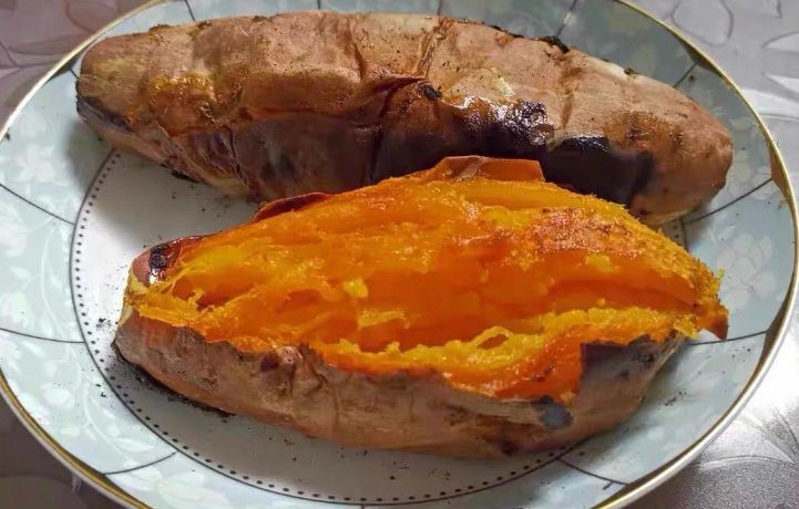 怎么判断红薯烤熟了 烤红薯放烤盘还是烤架