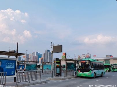 上海公交试点便捷乘坐公交  一闪就付！