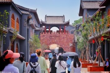 广大游客两节出游要合理规划行程 尽量避开热门景区和出行的高峰时段