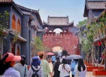 广大游客两节出游要合理规划行程 尽量避开热门景区和出行的高峰时段