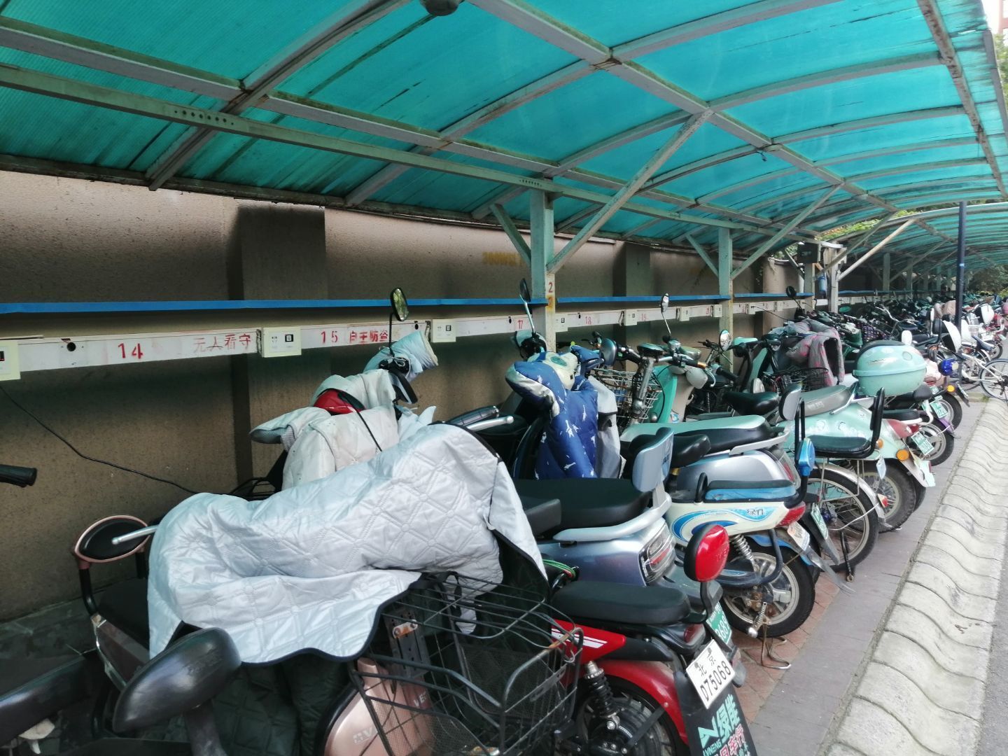 广东7月1日起电动自行车进楼入户将承担法律责任