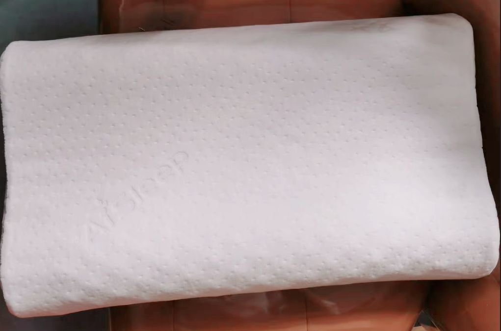 乳胶枕有鱼腥味正常吗？乳胶枕发粘还能用吗？