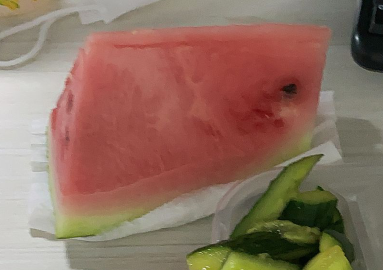 小暑吃西瓜还是大暑吃西瓜？小暑大暑吃西瓜的注意事项有什么？
