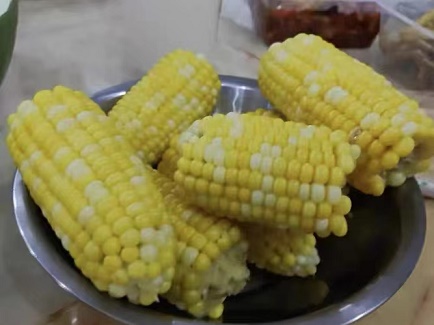 空气炸锅怎么烤玉米好吃又简单？吃玉米的注意事项有什么？
